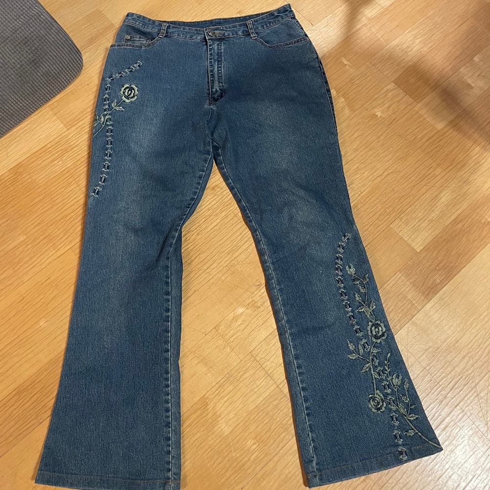 Shyger High Waist Embroidered Jesns Size 30